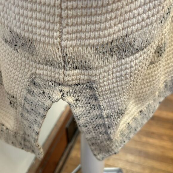 Vince cream gray textured short sleeve oversized sweater Size XS/S EUC - Picture 9 of 10